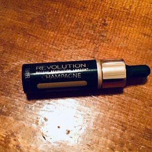 SALE 🎉 MAKEUP REVOLUTION Liquid Highlighter